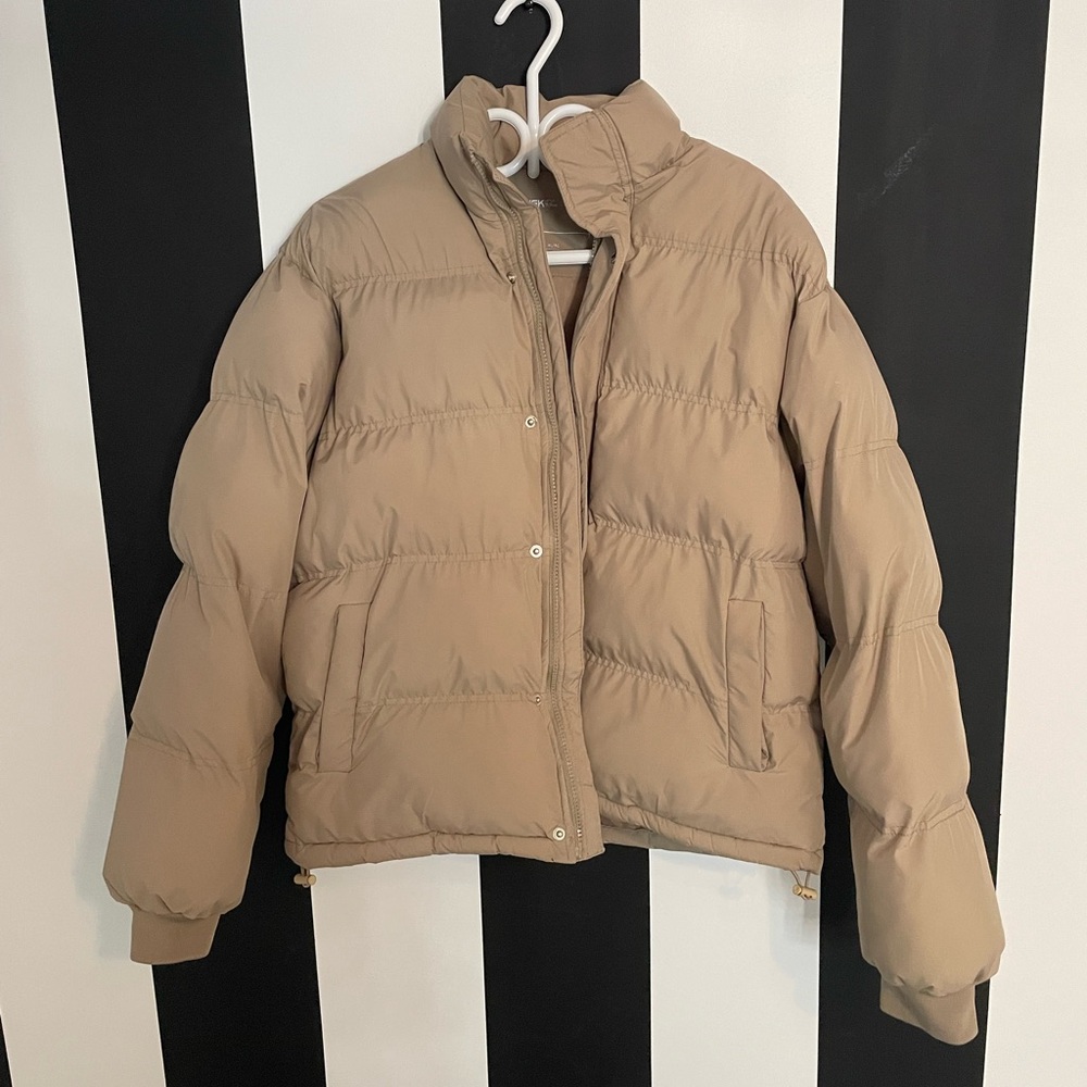 Beige warm puffer coat